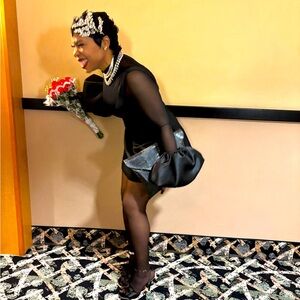 Meet your Posher, Lynn Queen of a Moment